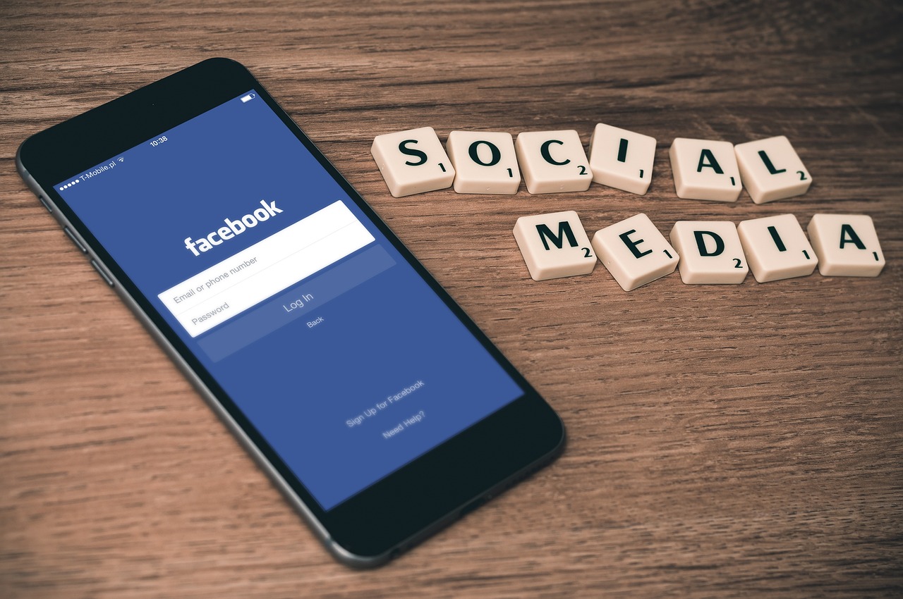 The Impact of Social Media on Athlete Reputation (image credits: pixabay)